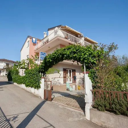 Apartments Maretic Brodarica Center Exterior photo