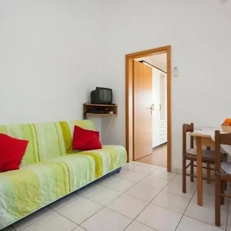 Apartments Maretic Brodarica Center Exterior photo
