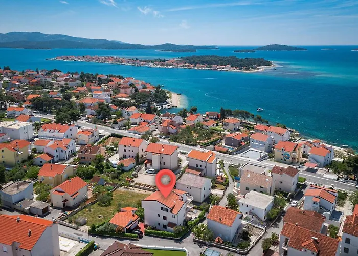 Apartments Maretic Brodarica Center