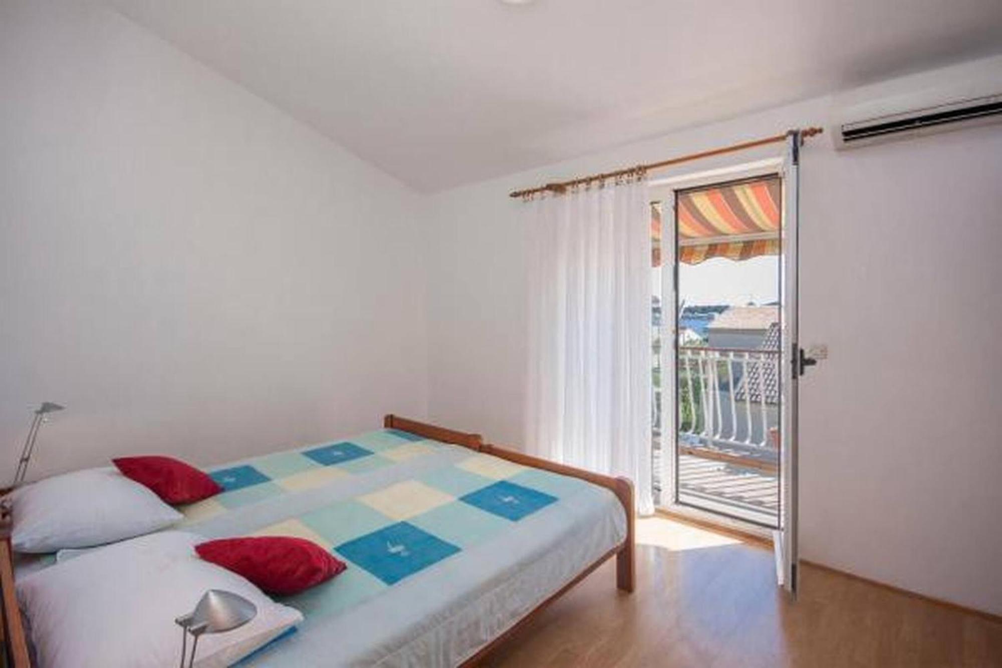 Apartment Maretic Brodarica Center