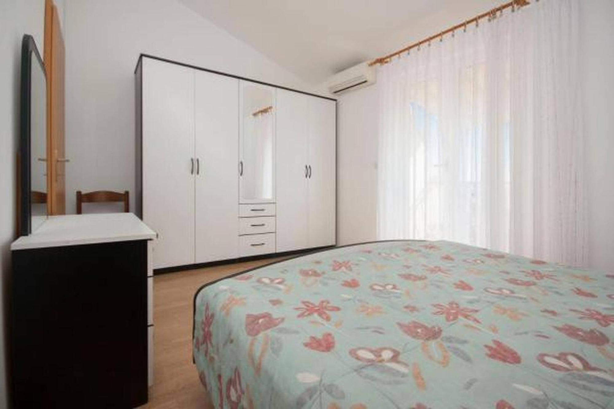 Apartment Maretic Brodarica Center *