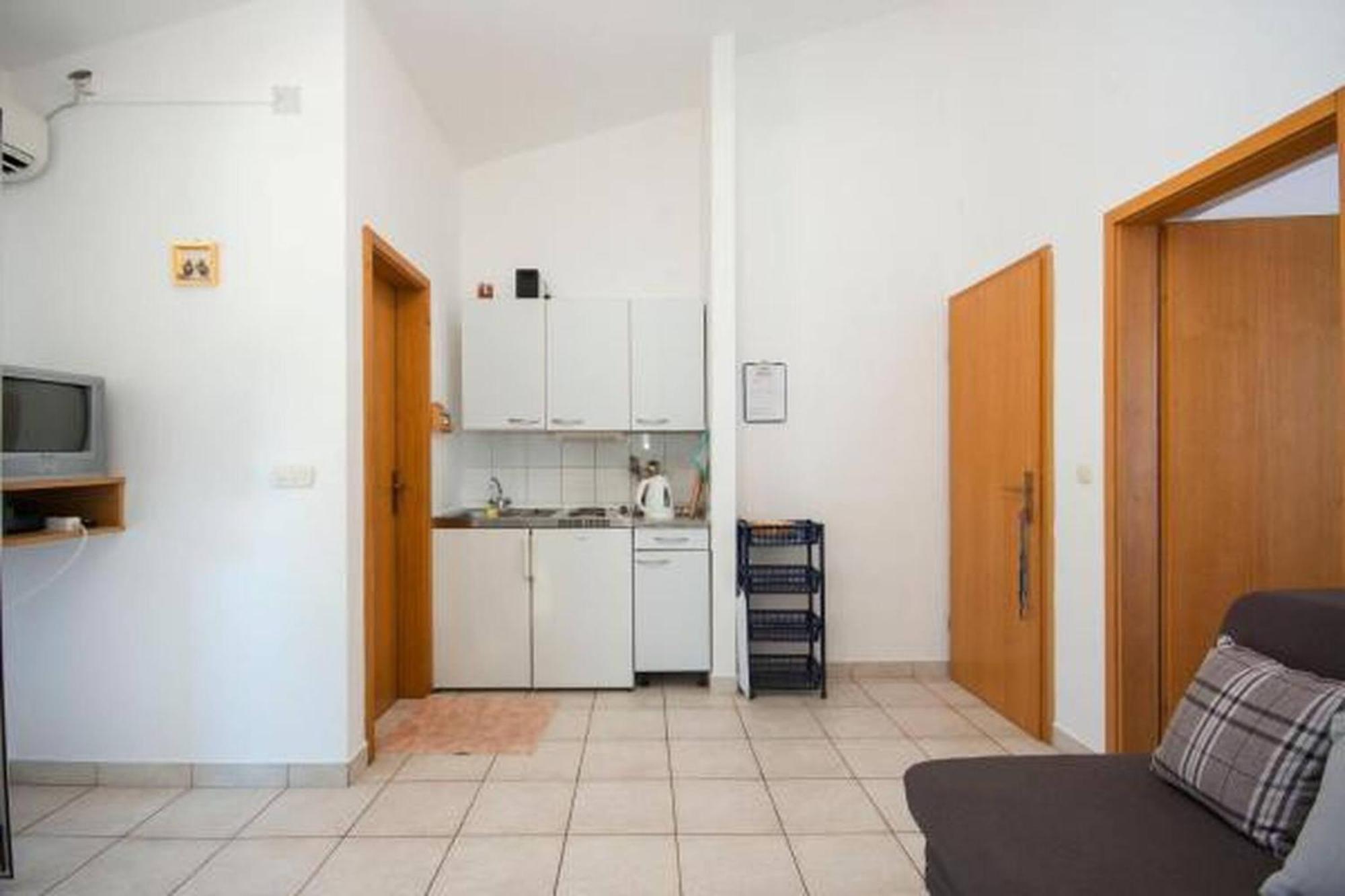 Apartment Maretic Brodarica Center